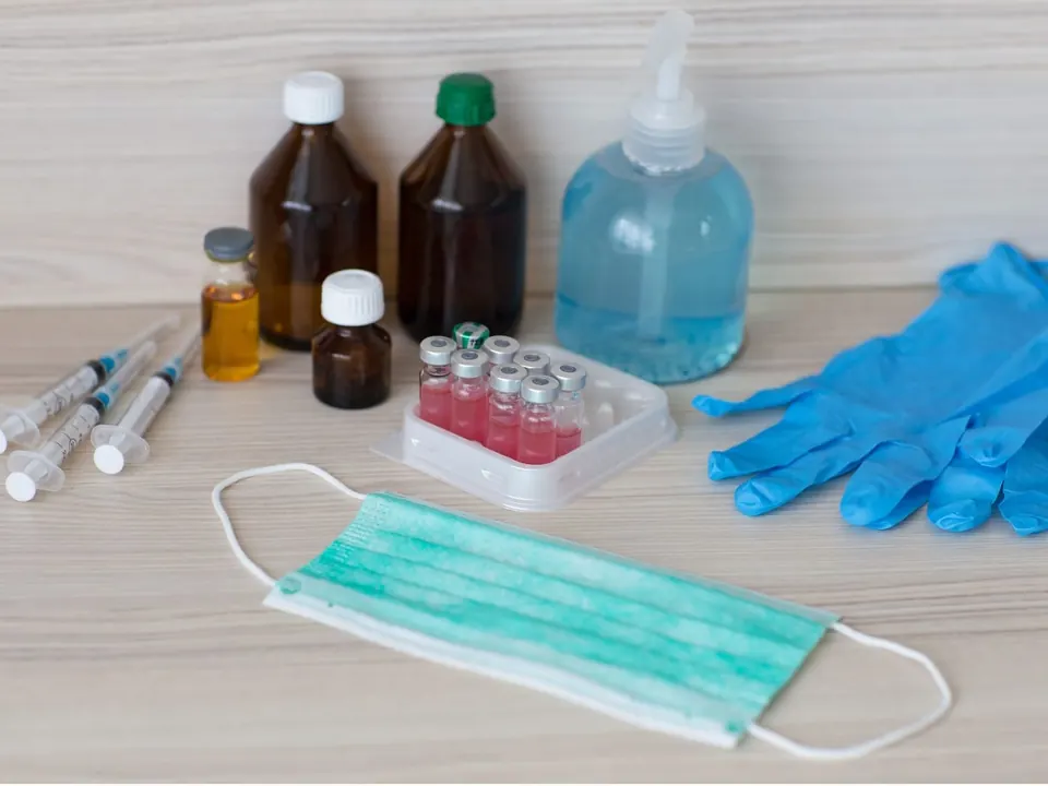 Medicamentos e insumos médicos — Corehlance